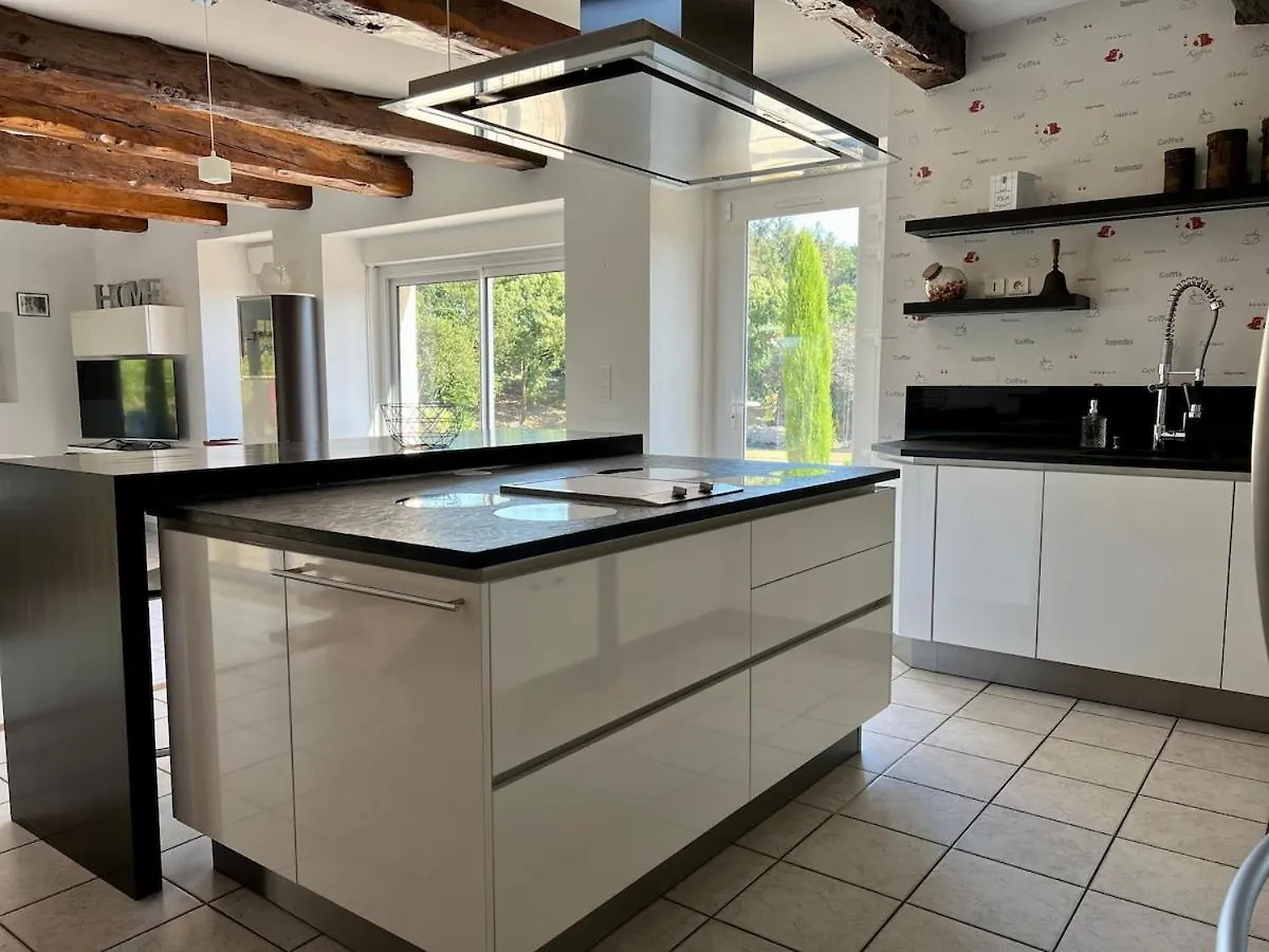 Dom wakacyjny Grande Maison En Campagne Avec Piscine, 11 Voyageurs Hénansal